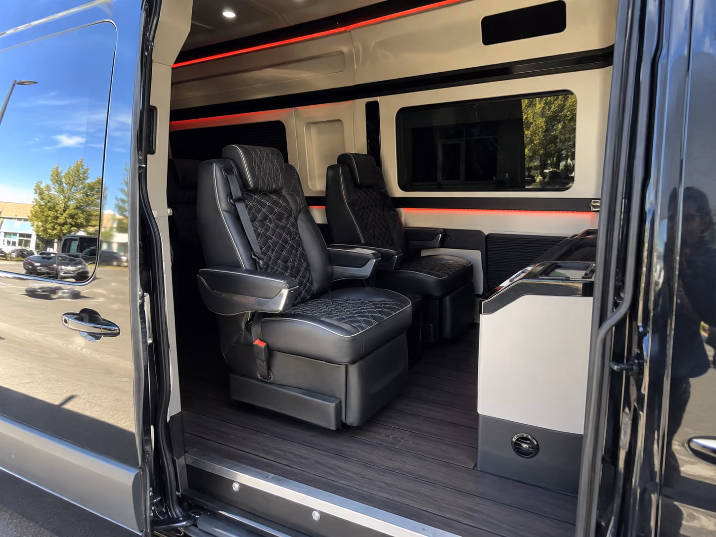 find the perfect transportation for your next airport transfer 1